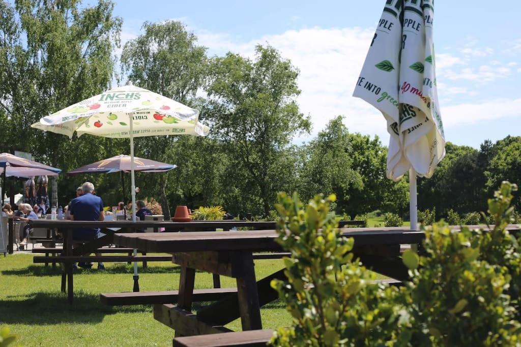 The Dolman At Ferndown Forest Golf Course Dış mekan fotoğraf
